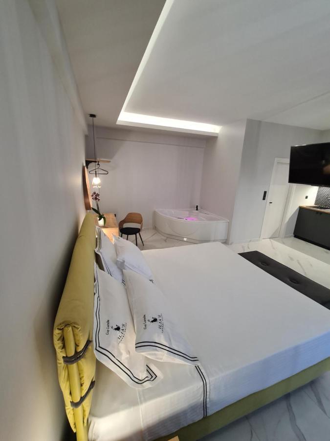 Ilia'S Luxury Suites - Adults Only Xylokastro Luaran gambar